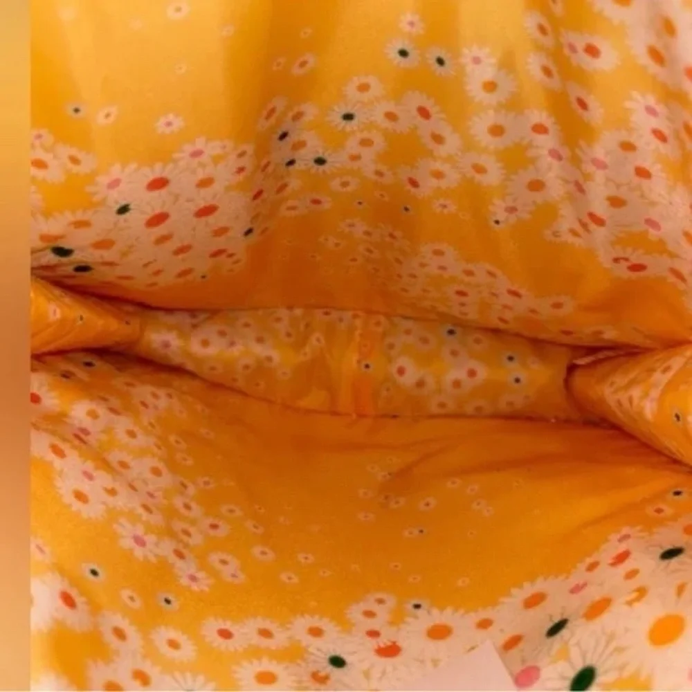 Marc Jacobs Murakami Daisy Umbrella w/bonus Tote Bag - Picture 7 of 8